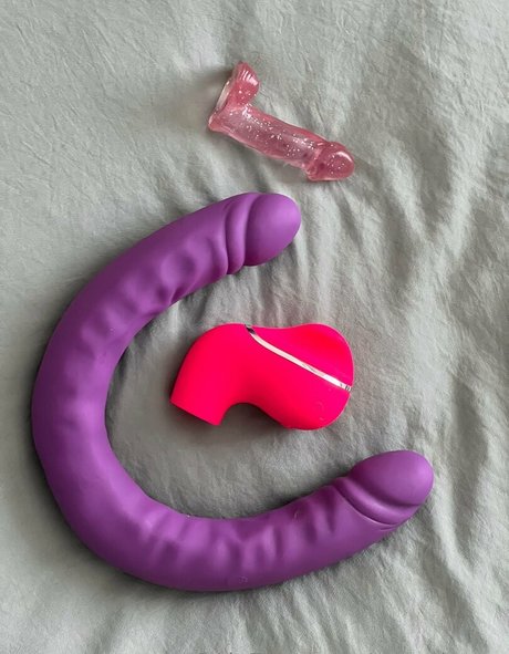 Molly and Mia photo 153