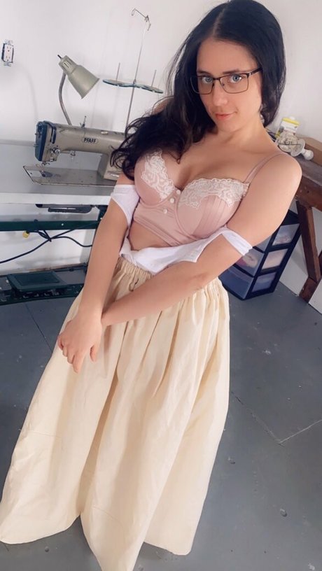 Sexy Saffron photo 82