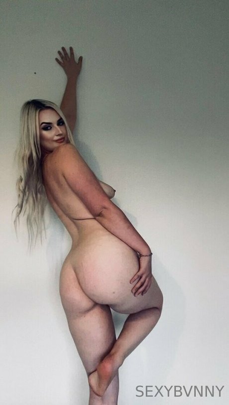 Sexybvnny photo 1