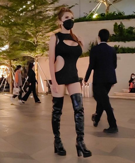 SexyCyborg photo 39