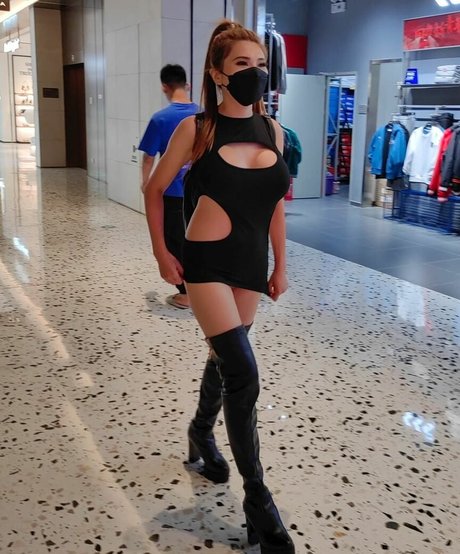 SexyCyborg photo 40