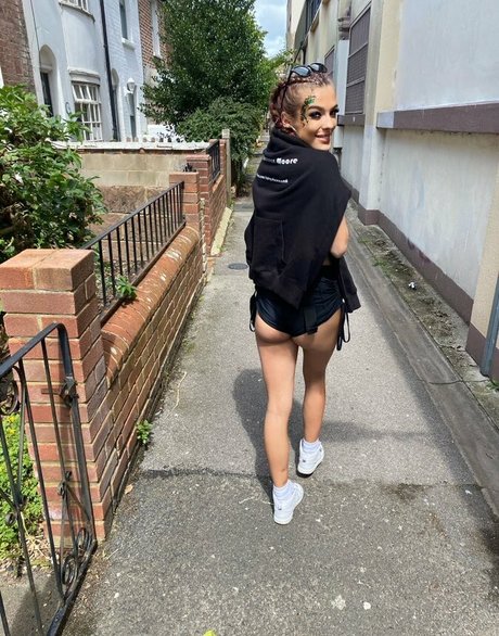 Shannon Moore photo 11