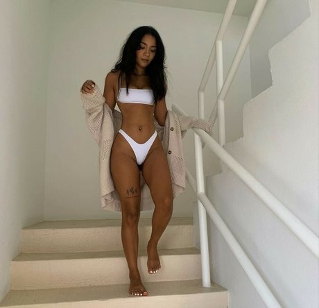 Profile photo of Sharnyceballos
