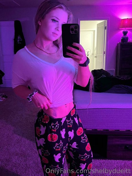 Shelby Dueitt photo 84