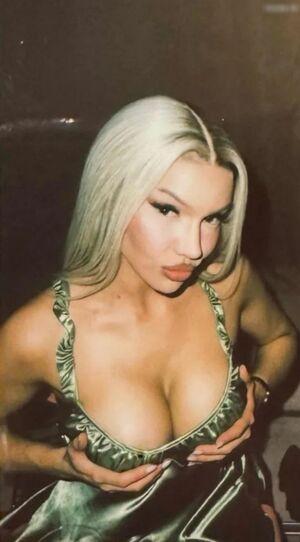 Shirin David photo 384