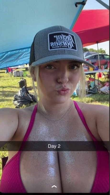 Sierra Bellingar photo 18