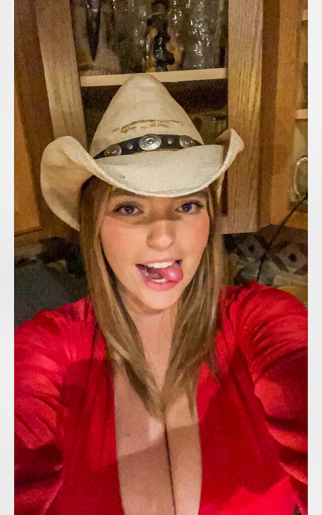 Sierra Bellingar photo 83