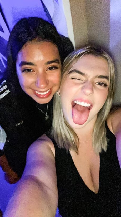 Sierra Bellingar photo 101