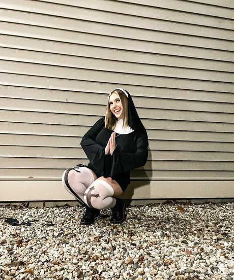 Sierra Bellingar photo 116