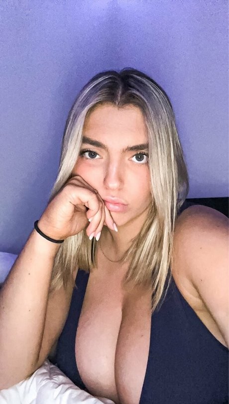 Sierra Bellingar photo 229