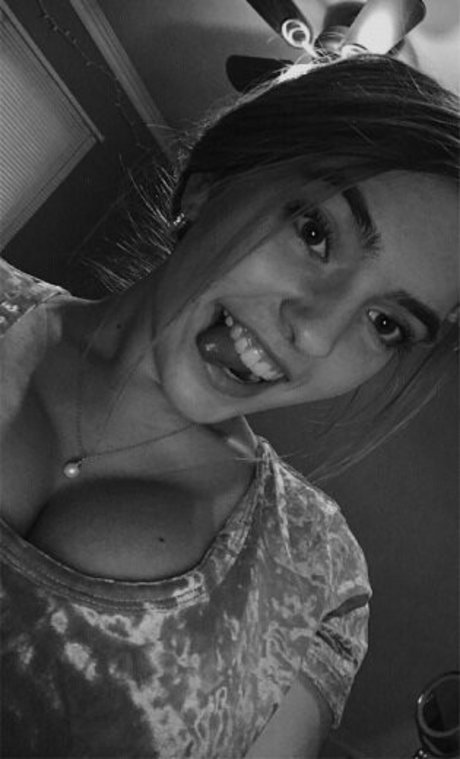 Sierra Bellingar photo 257