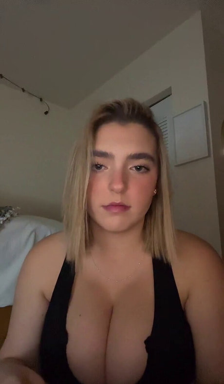 Sierra Bellingar photo 326