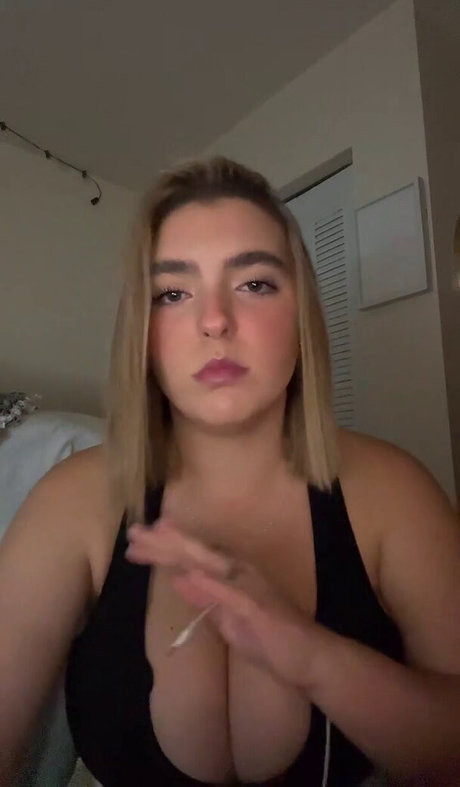 Sierra Bellingar photo 329