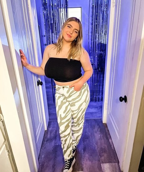 Sierra Bellingar photo 342
