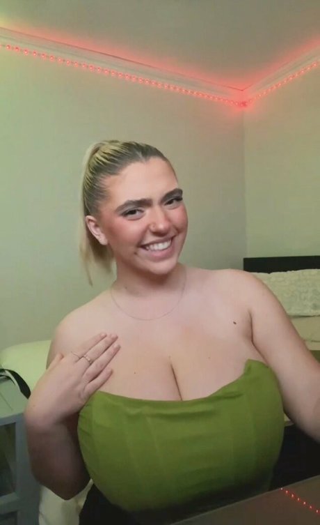 Sierra Bellingar photo 355