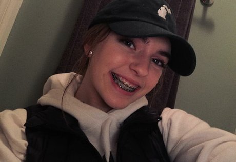 Sierra Bellingar photo 404
