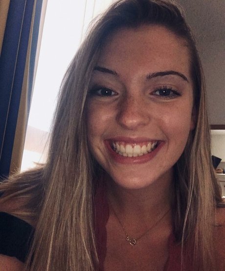 Sierra Bellingar photo 423