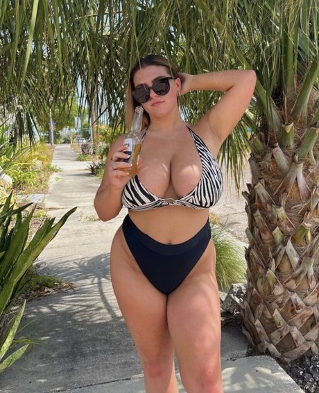 Sierra Bellingar photo 506