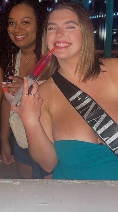 Sierra Bellingar photo 512