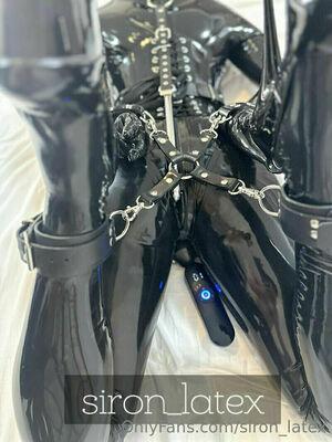 siron_latex photo 81