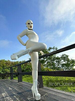 siron_latex photo 106