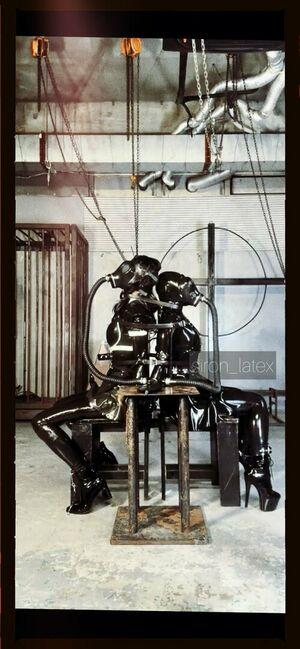 siron_latex photo 122