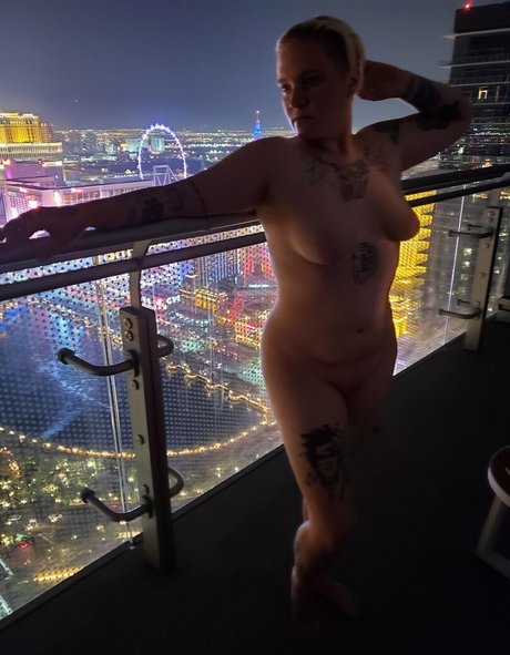 Skeletons_twin photo 24