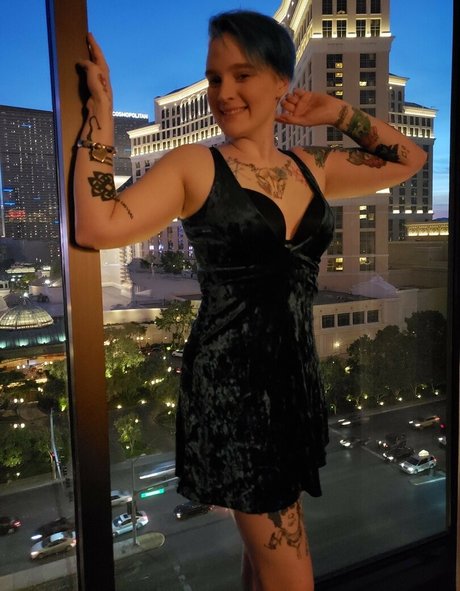 Skeletons_twin photo 26