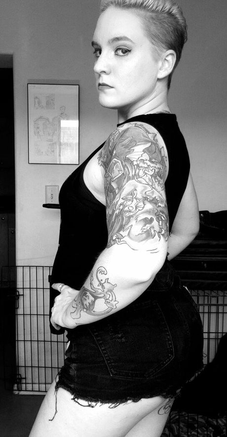 Skeletons_twin photo 33