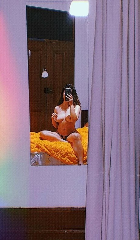 Slut_belo photo 2