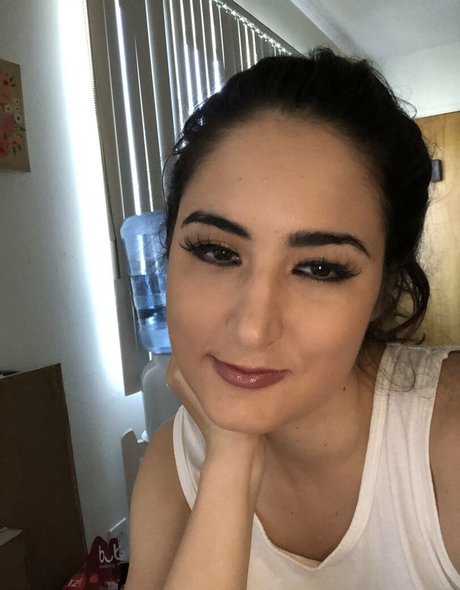 Snarkybrunette photo 15