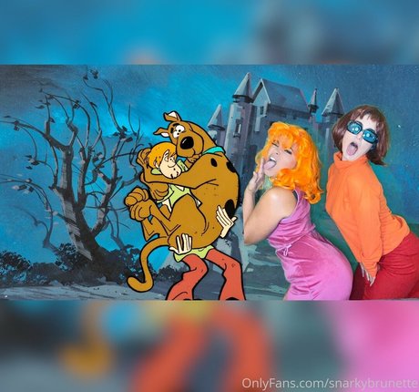 Snarkybrunette photo 30