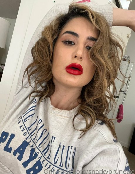 Snarkybrunette photo 64