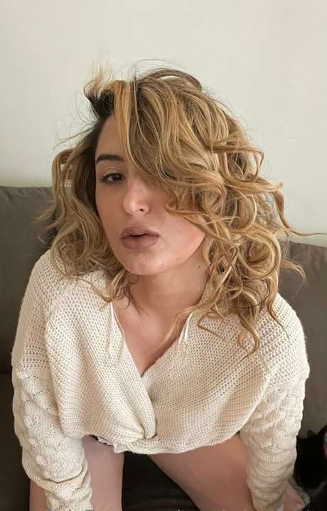 Snarkybrunette photo 113