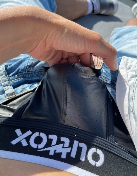 Snkrs_uncensored photo 6