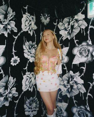 sophia.ilysm photo 86
