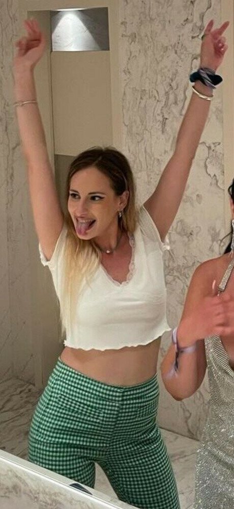 Sophia Zisi photo 7