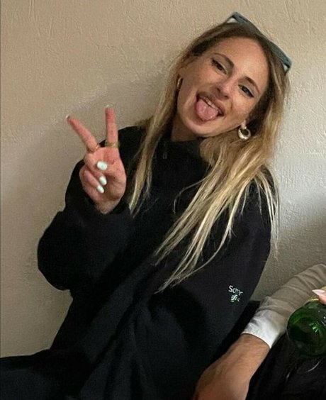 Sophia Zisi photo 8