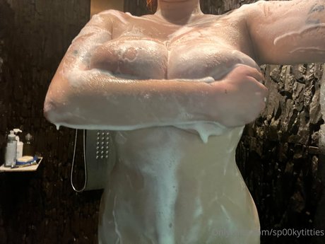 Sp00kytitties photo 133