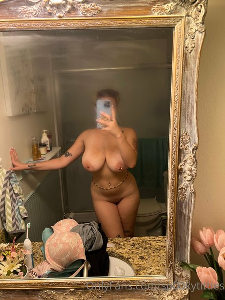 Sp00kytitties photo 299
