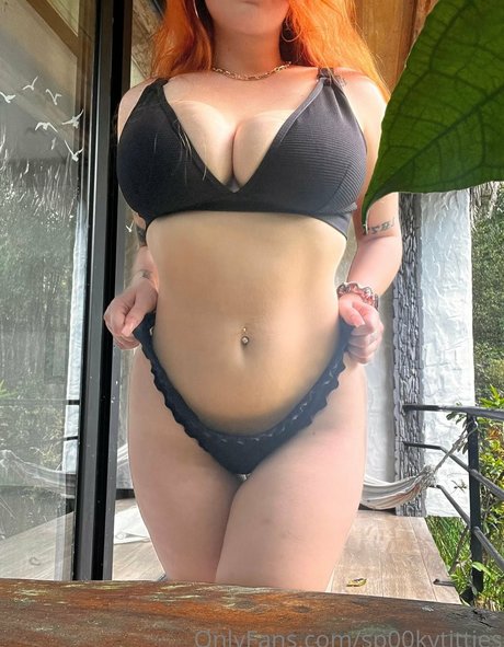 Sp00kytitties photo 433