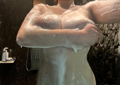 Sp00kytitties photo 453