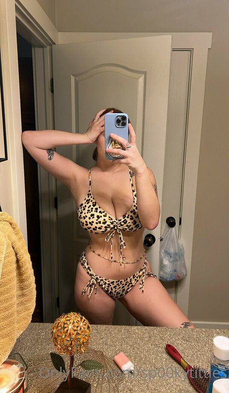 Sp00kytitties photo 564