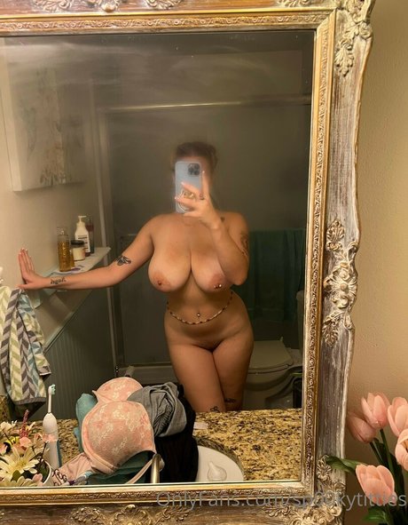 Sp00kytitties photo 566