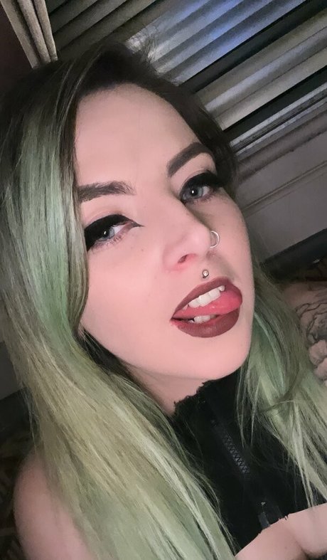 Spitwicked photo 13