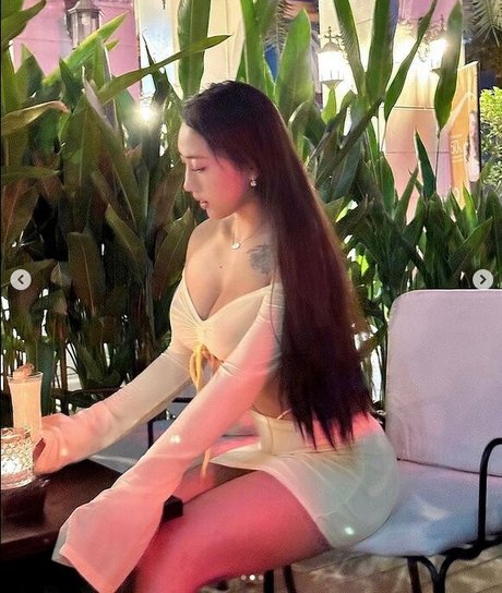 Stella Xu photo 37