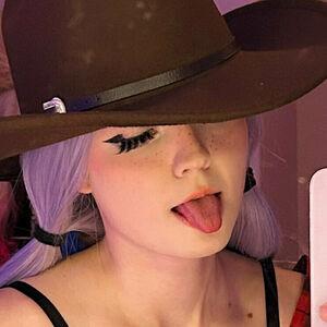 Profile photo of strawbearie.milk