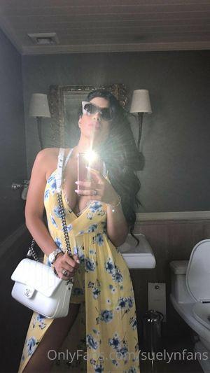 Suelyn Medeiros photo 6