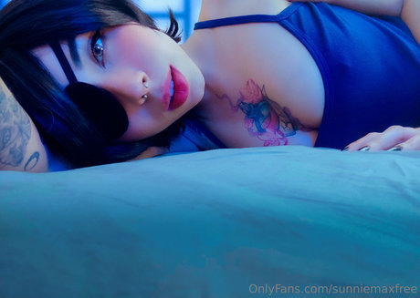 Sunniemaxfree photo 30