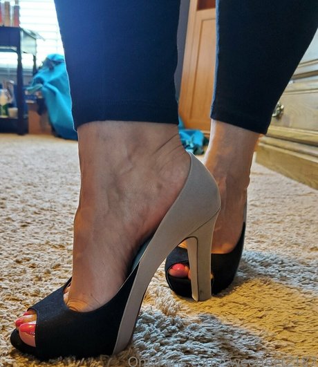 Sweetfeet2187 photo 14